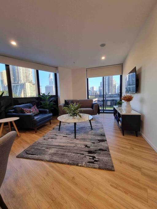 גולד קוסט Modern 1 Brm Apartment With Pool Close To Beach מראה חיצוני תמונה
