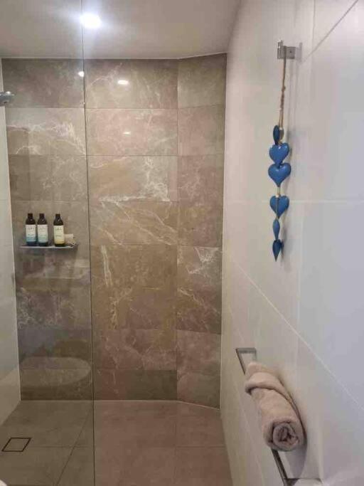 גולד קוסט Modern 1 Brm Apartment With Pool Close To Beach מראה חיצוני תמונה
