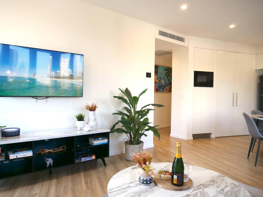גולד קוסט Modern 1 Brm Apartment With Pool Close To Beach מראה חיצוני תמונה